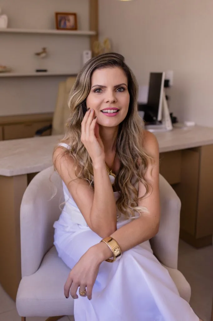 Dra. Juliana Marinho Simões, dermatologista em Pouso Alegre/MG, CRM-MG 55963 RQE 52638